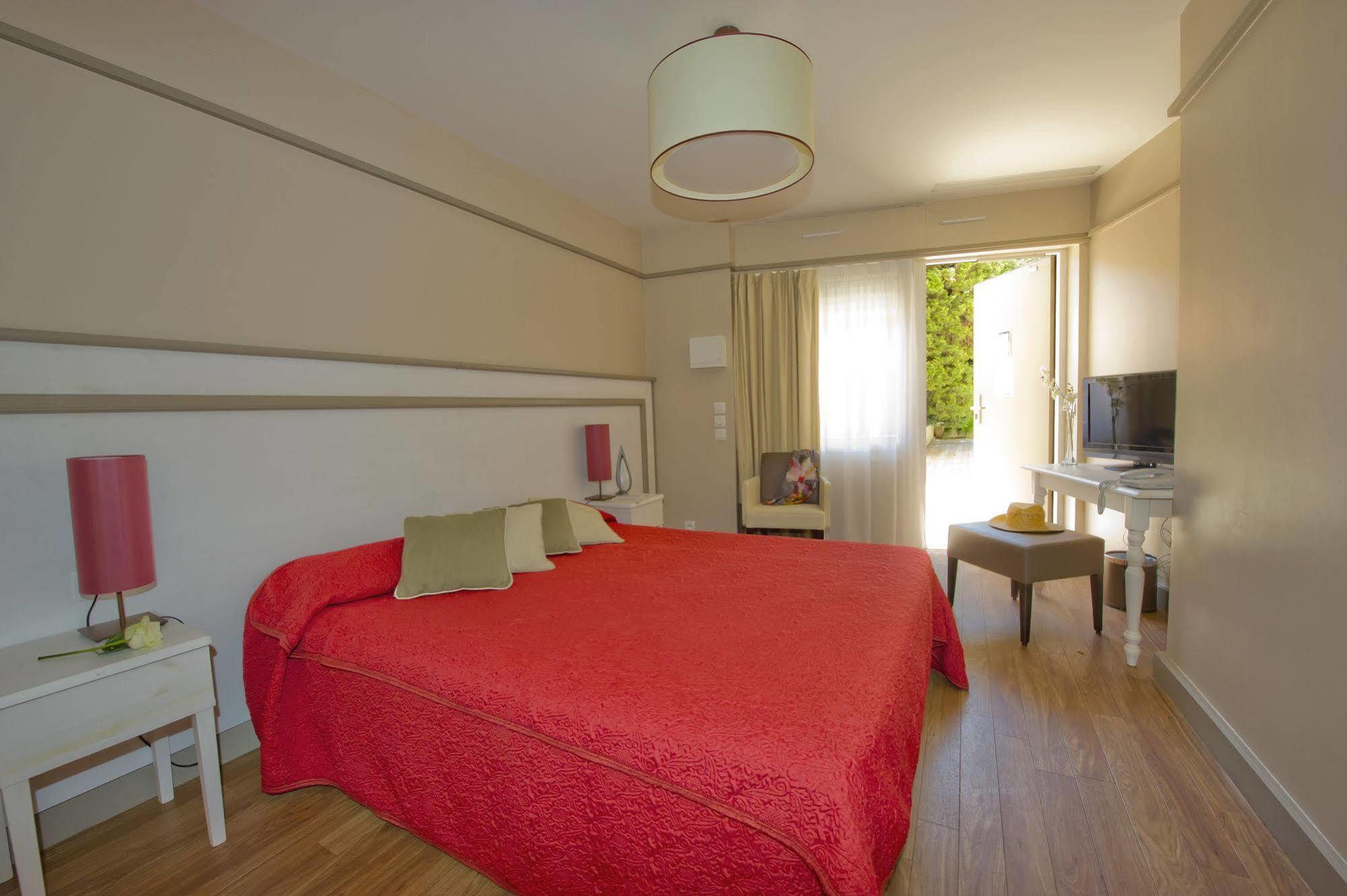 Hotel Mileade Mediterranee - Port-Fréjus エクステリア 写真